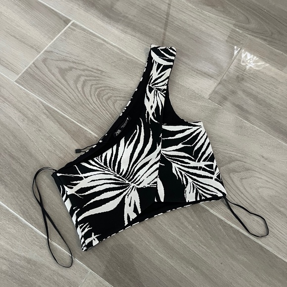 New Zara black & white summer top - Picture 1 of 4